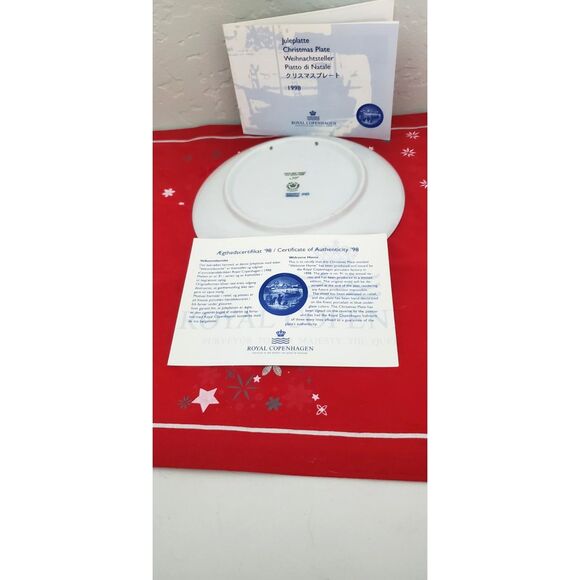 Royal Copenhagen The Sleigh Ride Christmas Plate 1999~Vintage~Blue and White - Picture 2 of 3